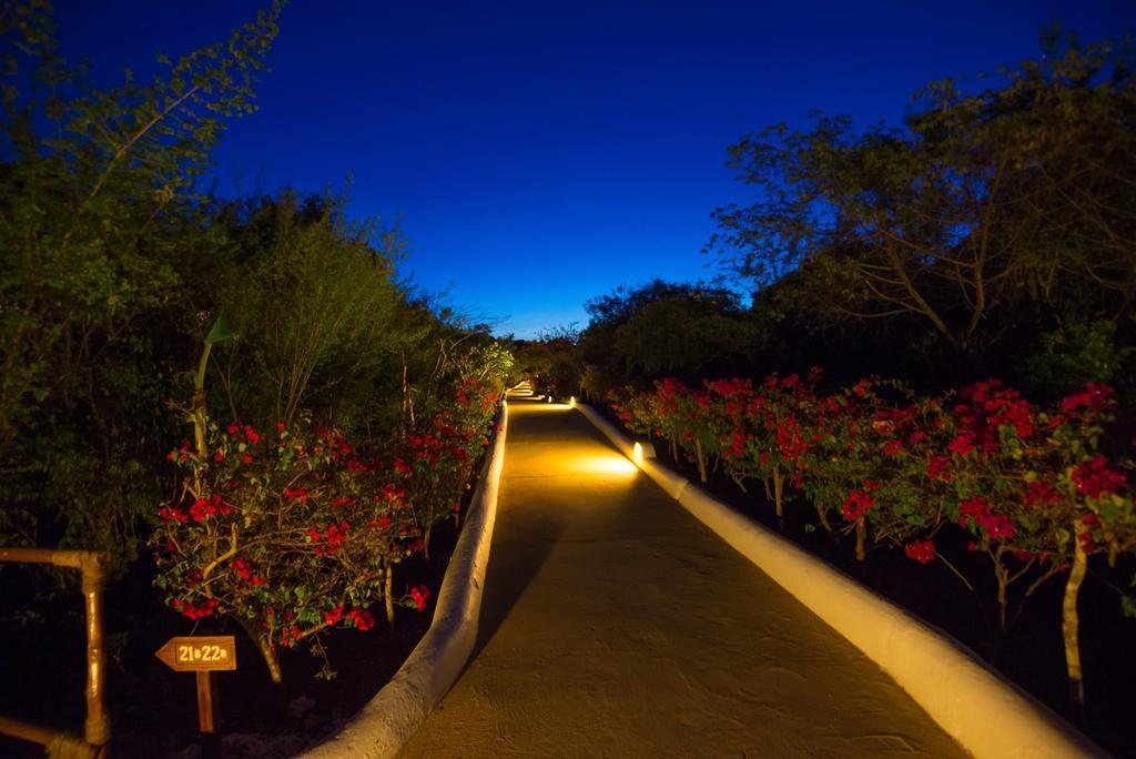 Konokono Beach Resort And Isaraya Luxury Overwater Villas Michamvi Exterior foto