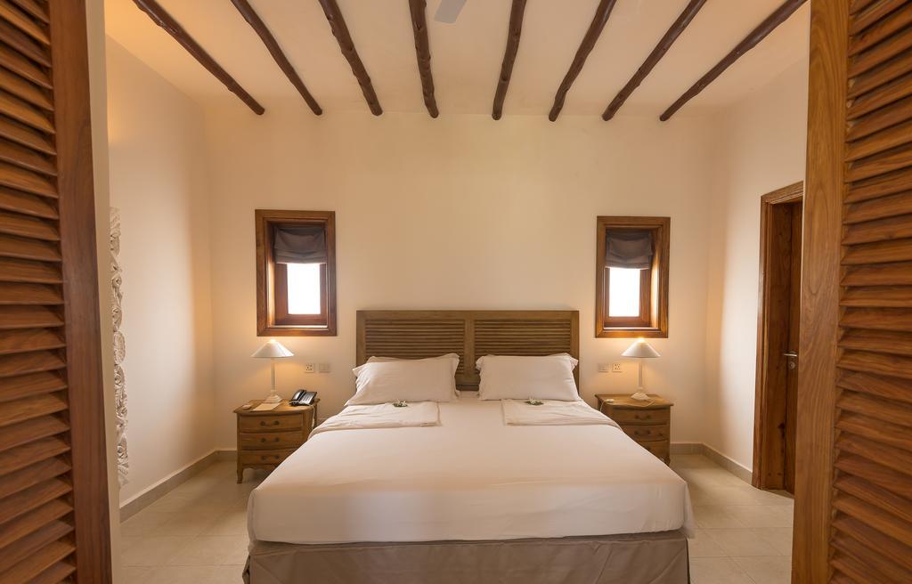 Konokono Beach Resort And Isaraya Luxury Overwater Villas Michamvi Exterior foto