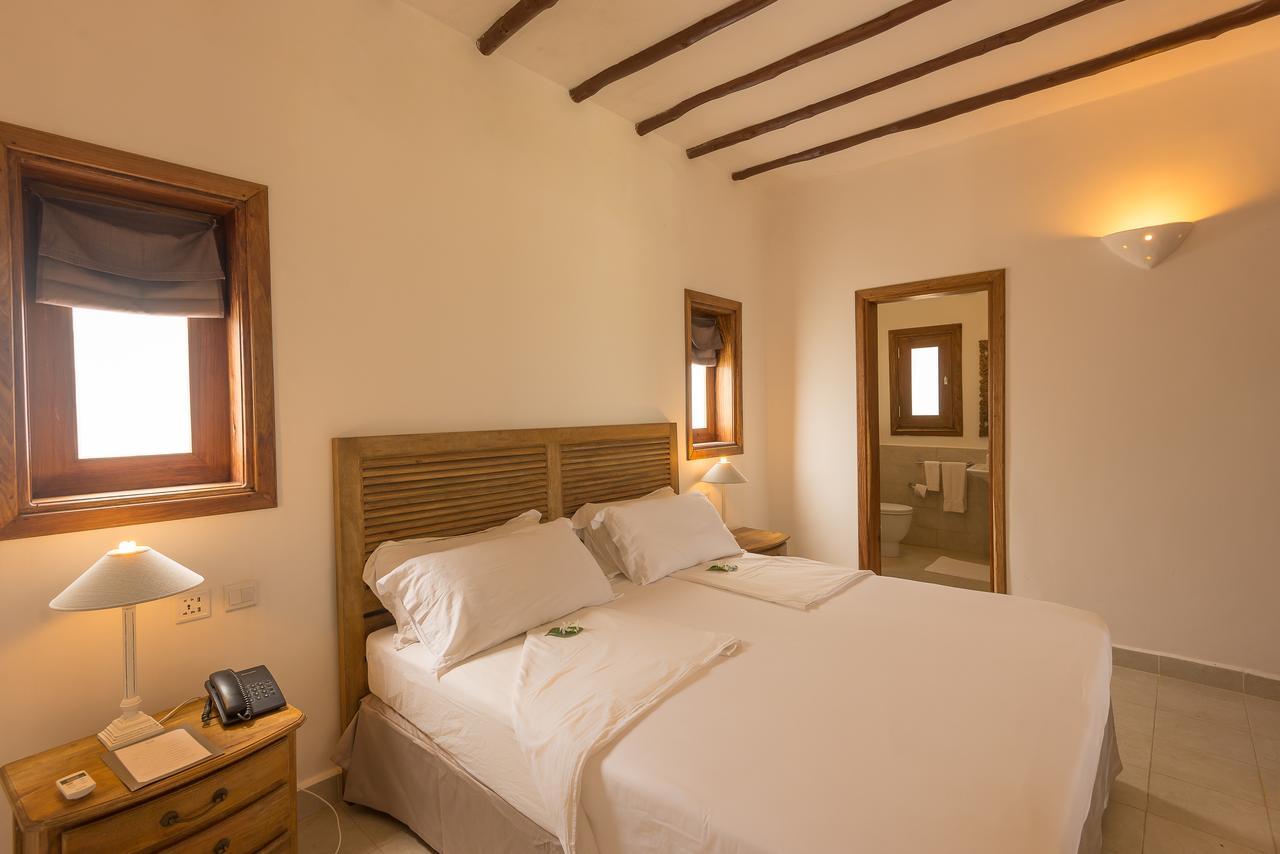 Konokono Beach Resort And Isaraya Luxury Overwater Villas Michamvi Exterior foto