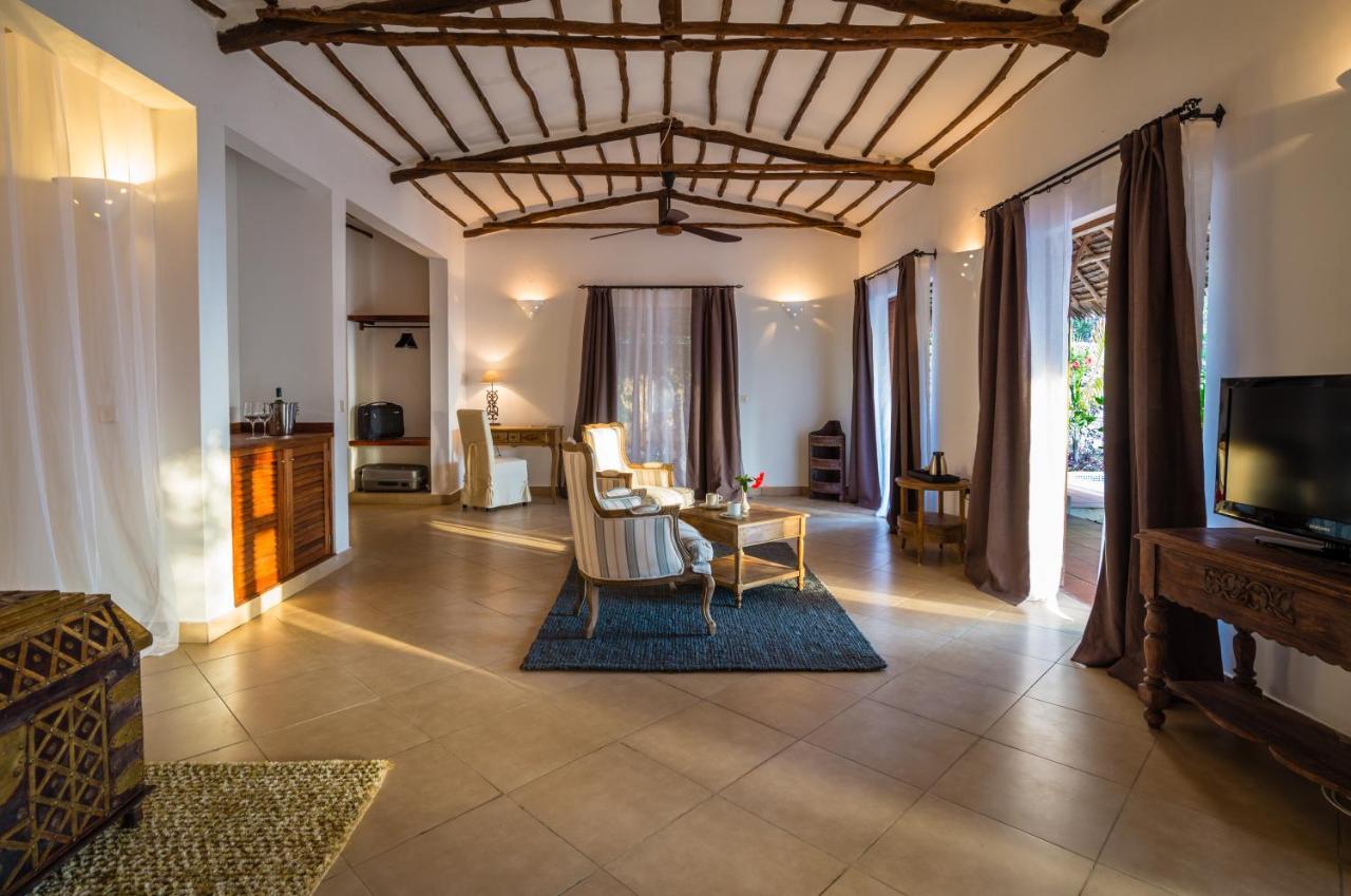 Konokono Beach Resort And Isaraya Luxury Overwater Villas Michamvi Quarto foto